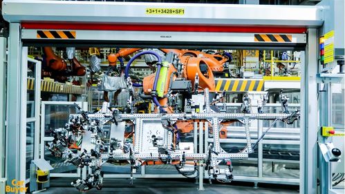 大眾首款純電SUV震撼登場 續(xù)航高達(dá)550公里，傳統(tǒng)車企電動化轉(zhuǎn)型加速